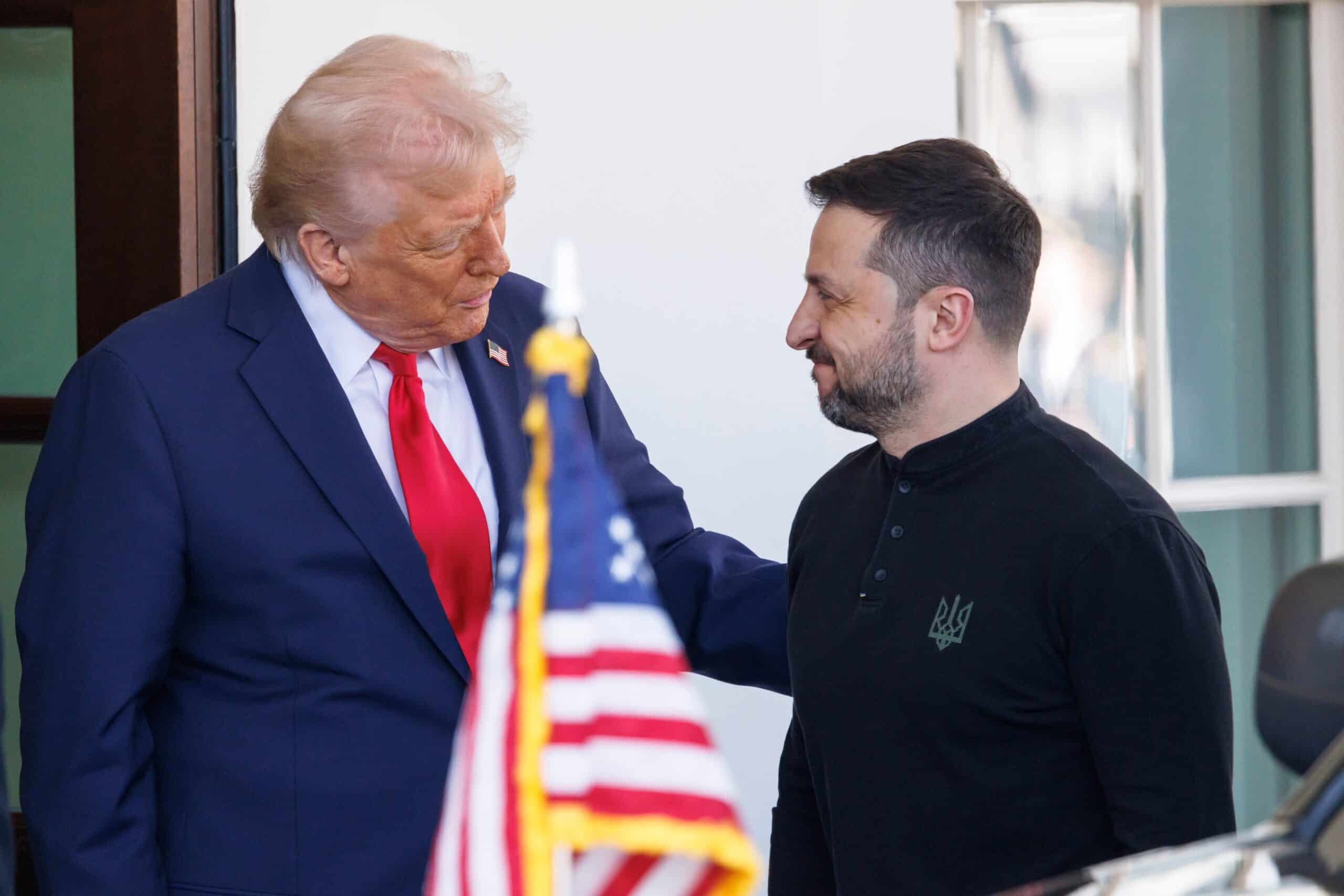 נשיא ארצות הברית דונלד טראמפ ונשיא אוקראינה ולדימיר זלנסקי נפגשים