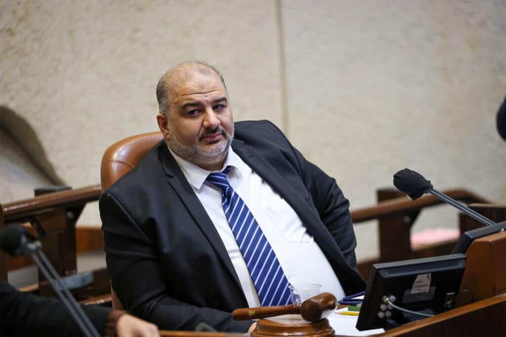 מנסור עבאס