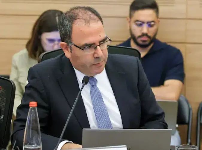 גיל לימון.