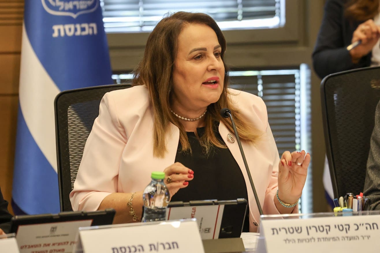 יו"ר הועדה לזכויות הילד, ח"כ קטי שטרית.