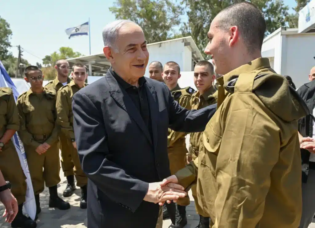 ראש הממשלה בנימין נתניהו בביקור בבקו"ם לפני כשנה