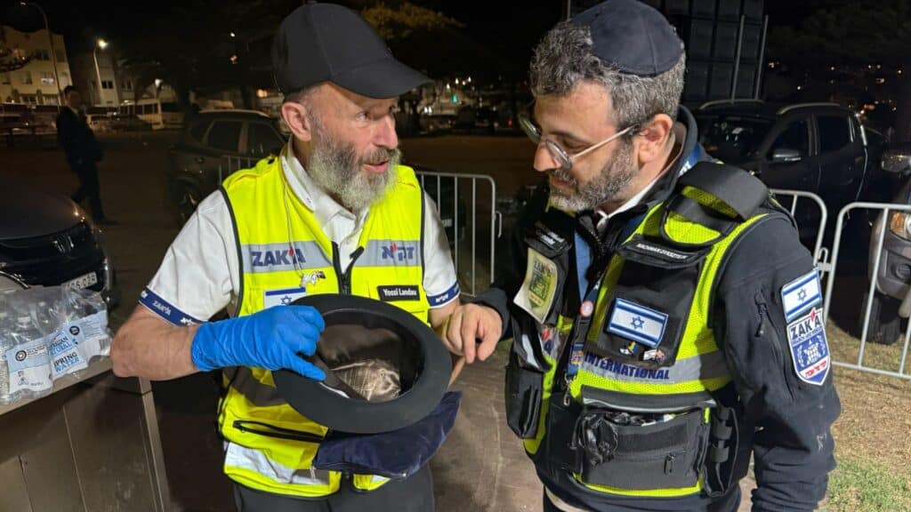 פעילות אנשי זק"א בסידני. צילום: דוברות זק"א