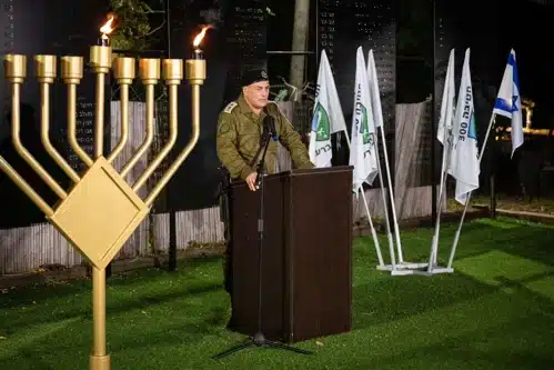 הרמטכ"ל זמיר בהדלקת נרות חנוכה
