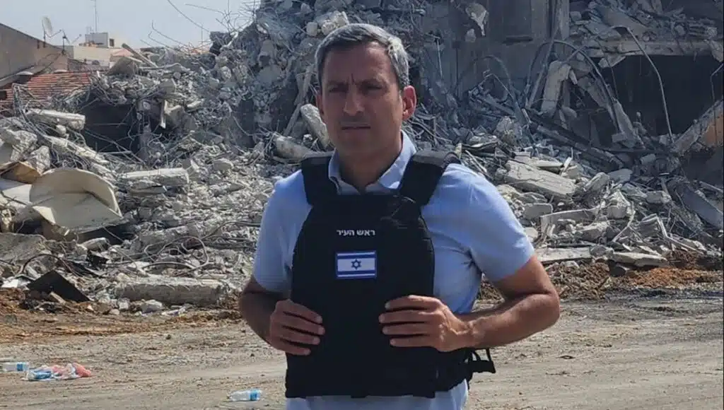 ראש מועצת שדרות אלון דוידי, על רקע הרס בשדרות.