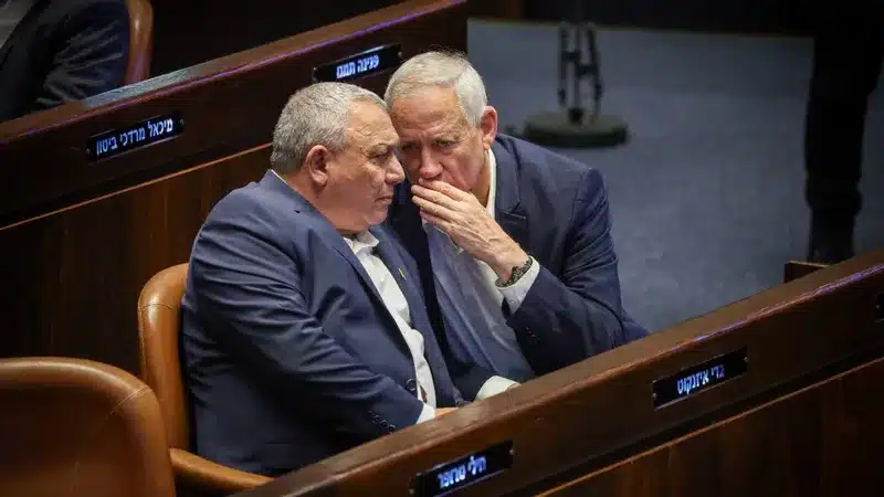 בני גנץ ואיזנקוט. צילום: דוברות הכנסת