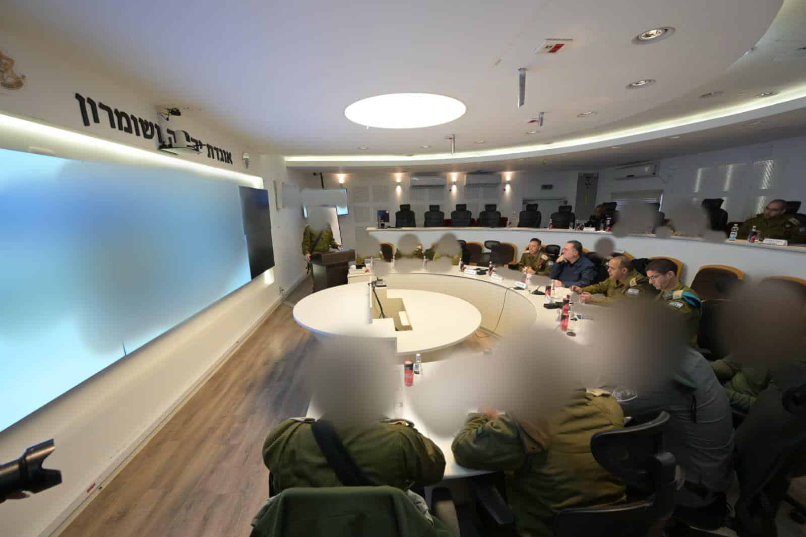 שר הביטחון ישראל כ"ץ באוגדת איו"ש