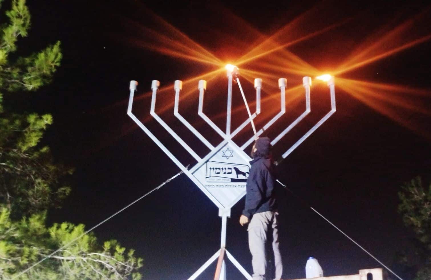 חנוכייה בחווה אסטרטגית בבנימין