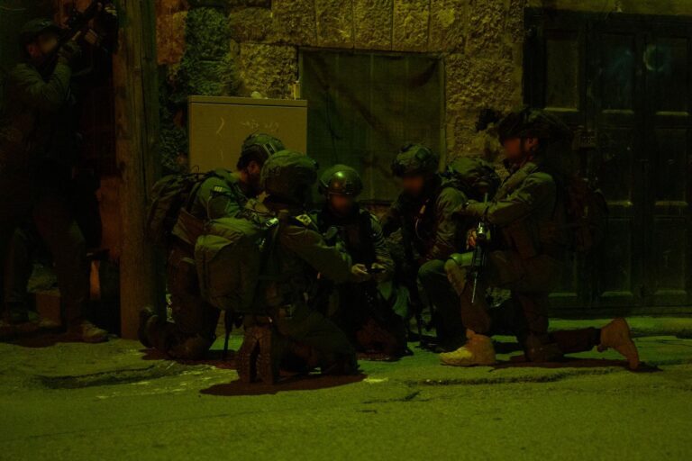 מעצר בכפר. צילום דובר צהל