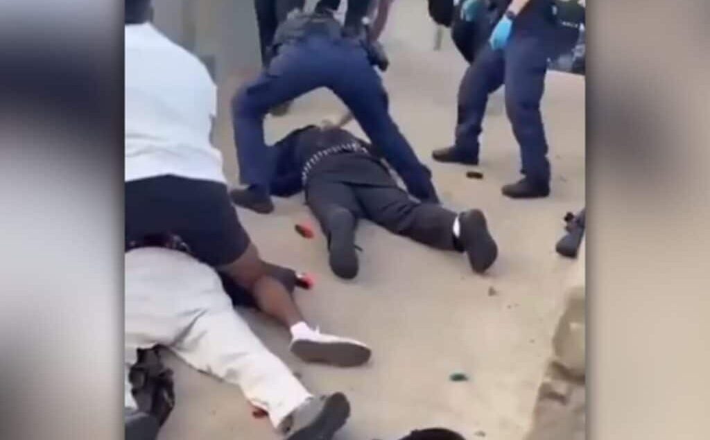 רגעי הנטרול של החשודים בירי בסידני, אוסטרליה.
