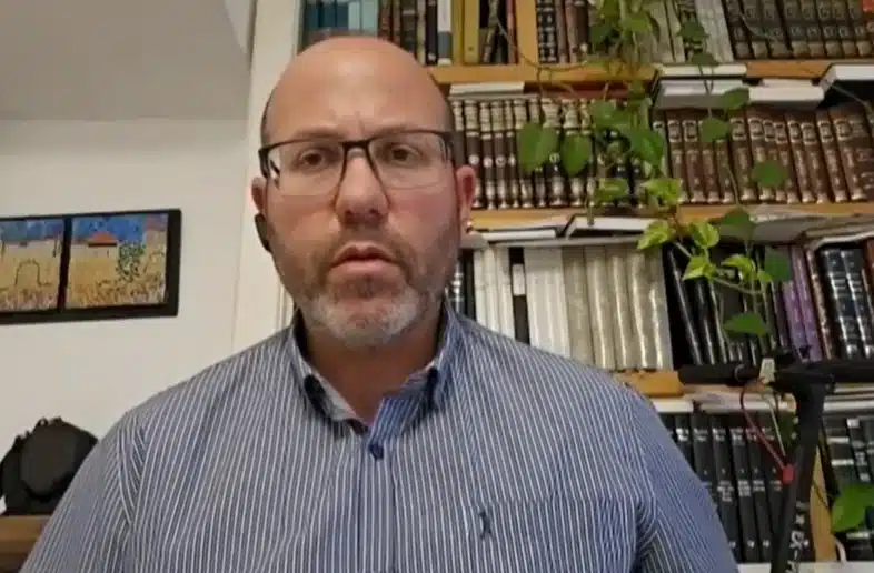 צביקה מור 14