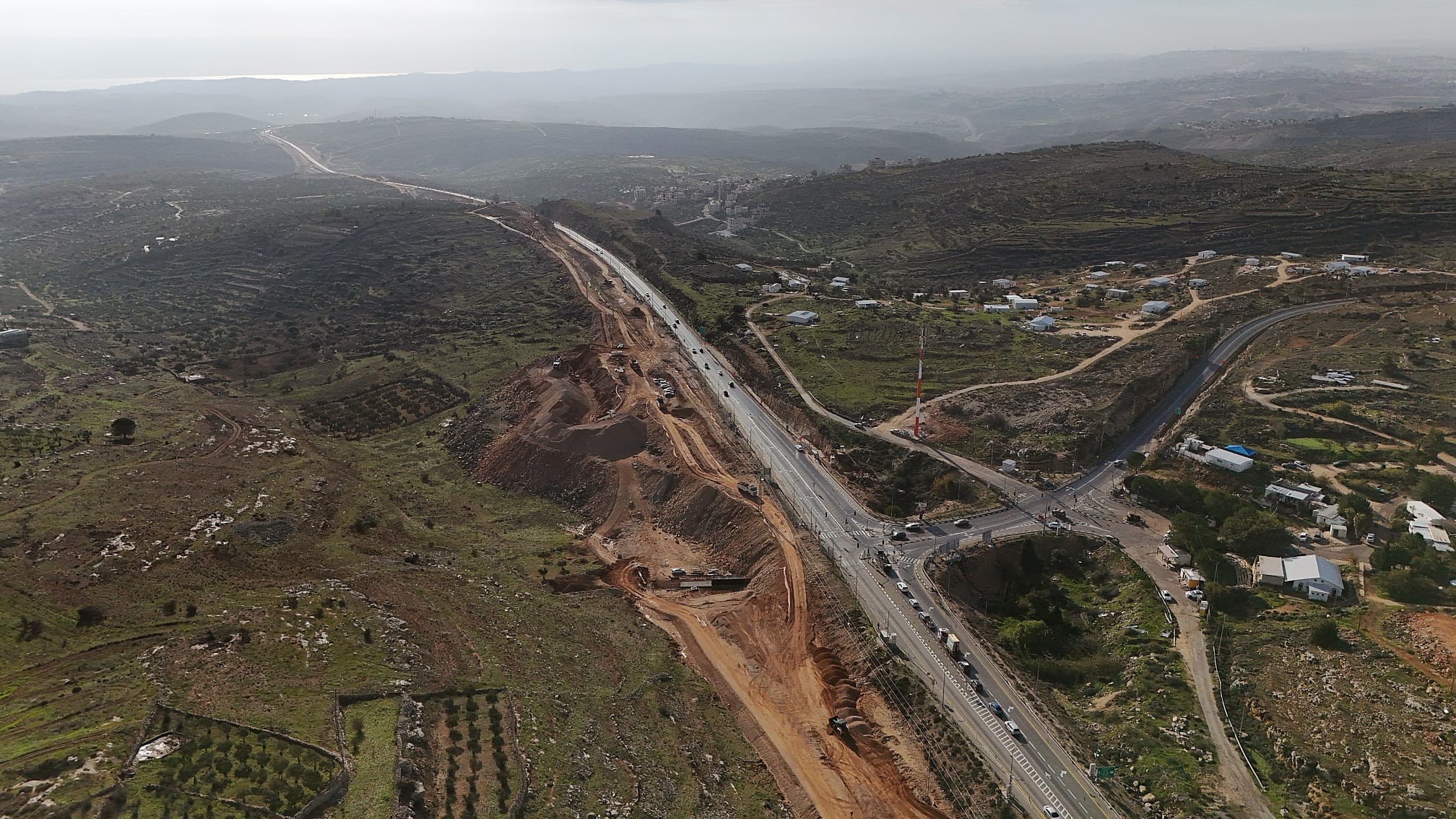 כביש 60 בעבודות. צילום: דוברות מועצה אזורית מטה בנימין