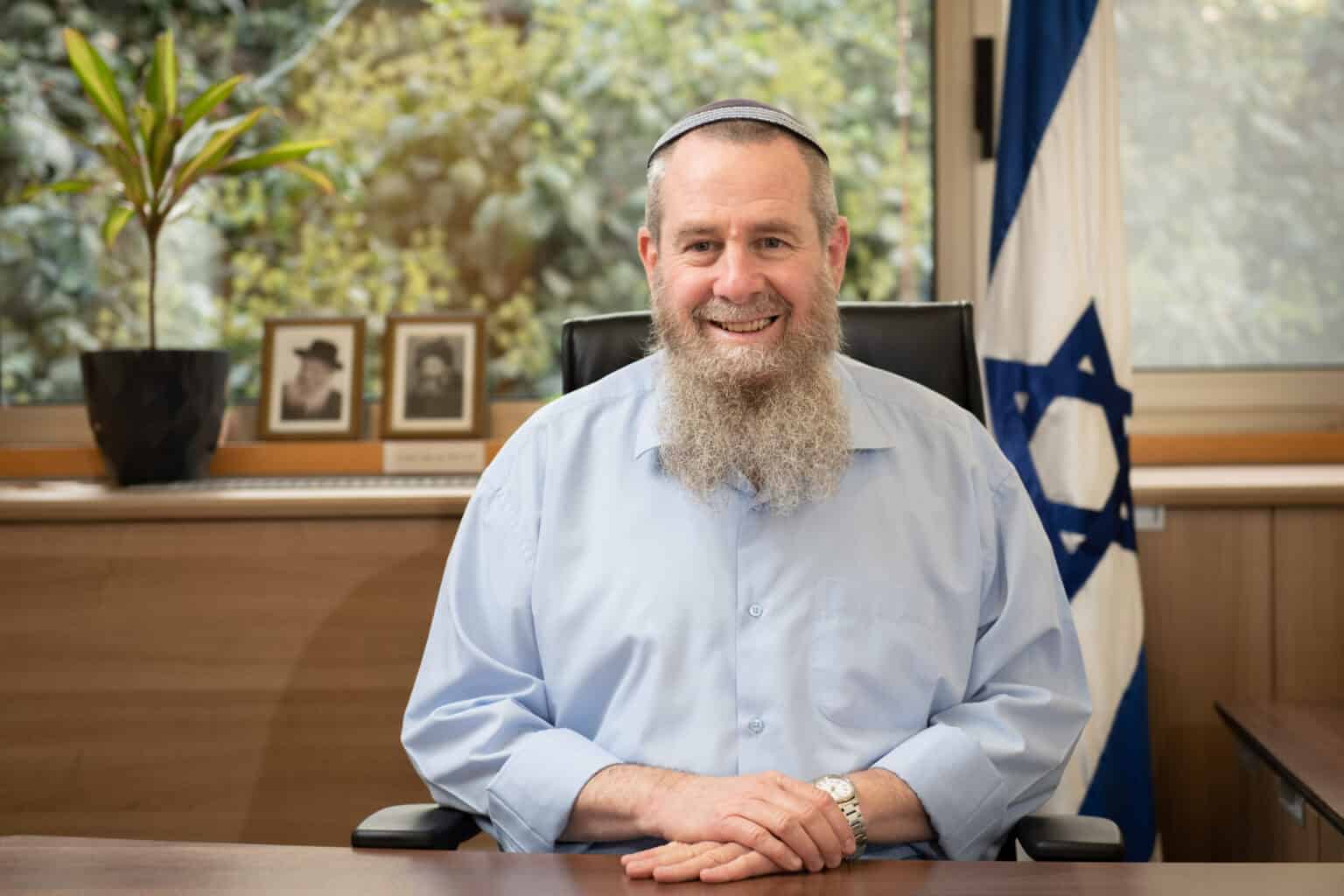 אבי מעוז.
