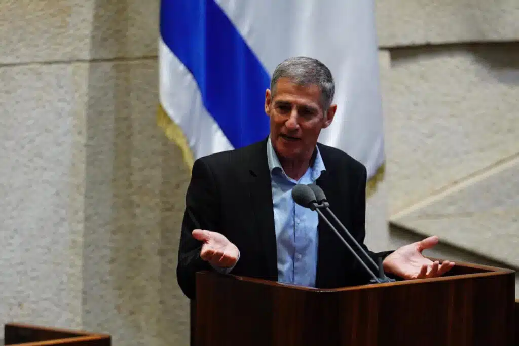 יאיר גולן.
