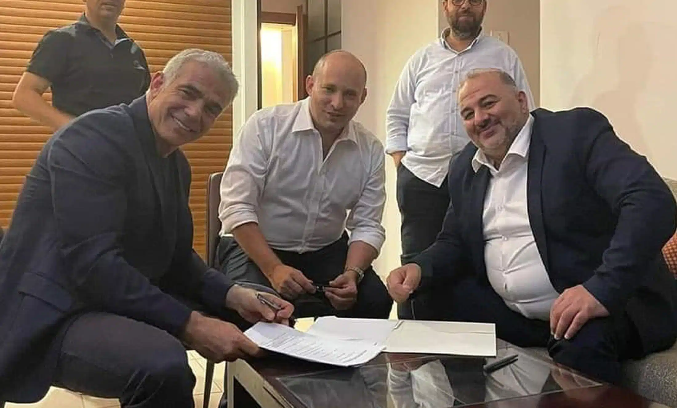 יאיר לפיד נפתלי בנט מנסור עבאס