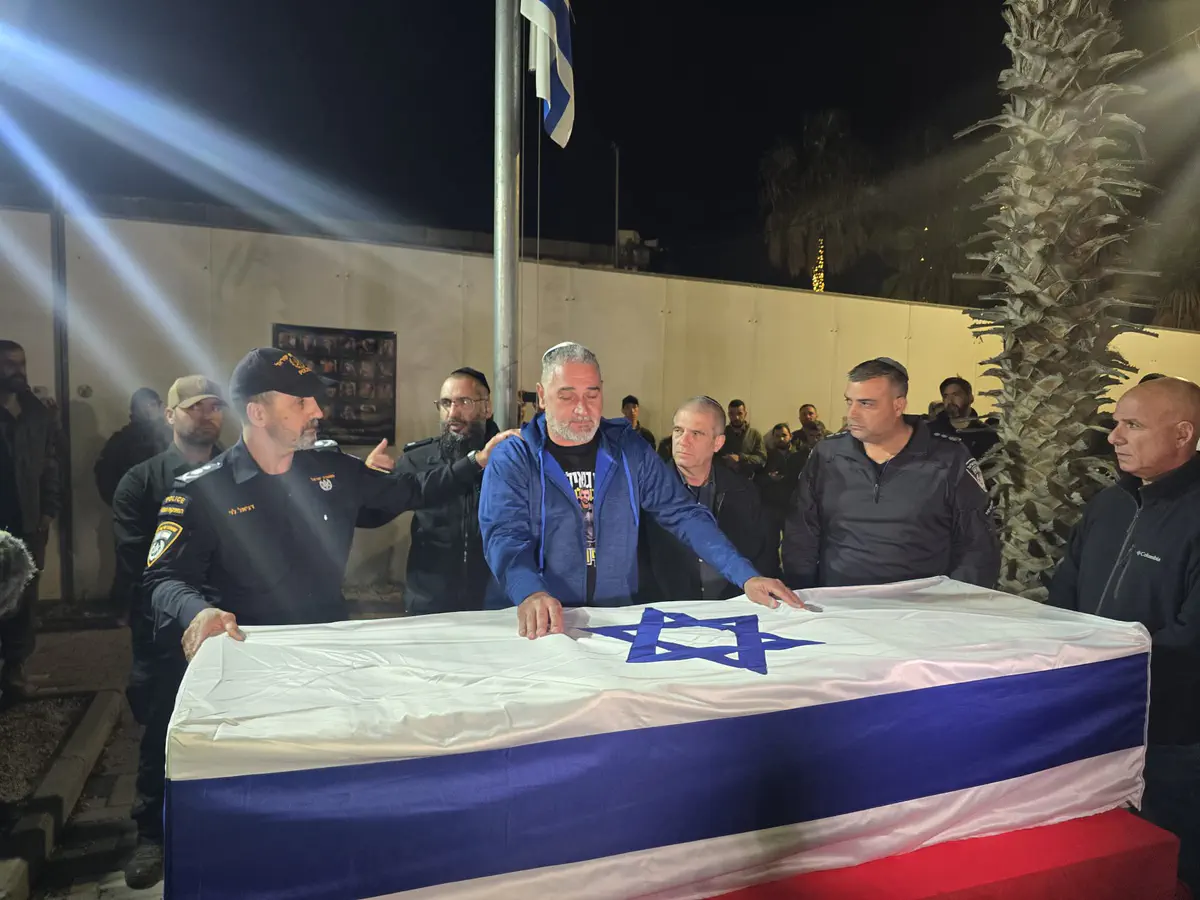 ארונו של רן גואילי הי"דארונו של רן גואילי הי"ד