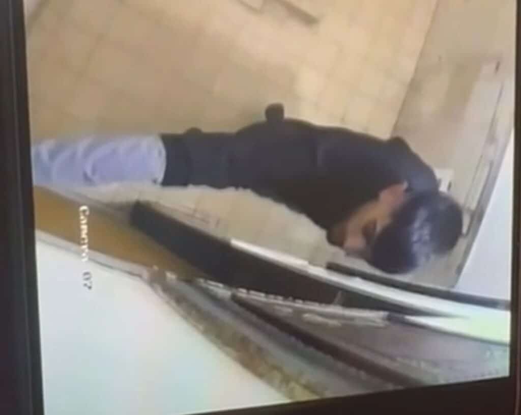 תלישת המזוזה