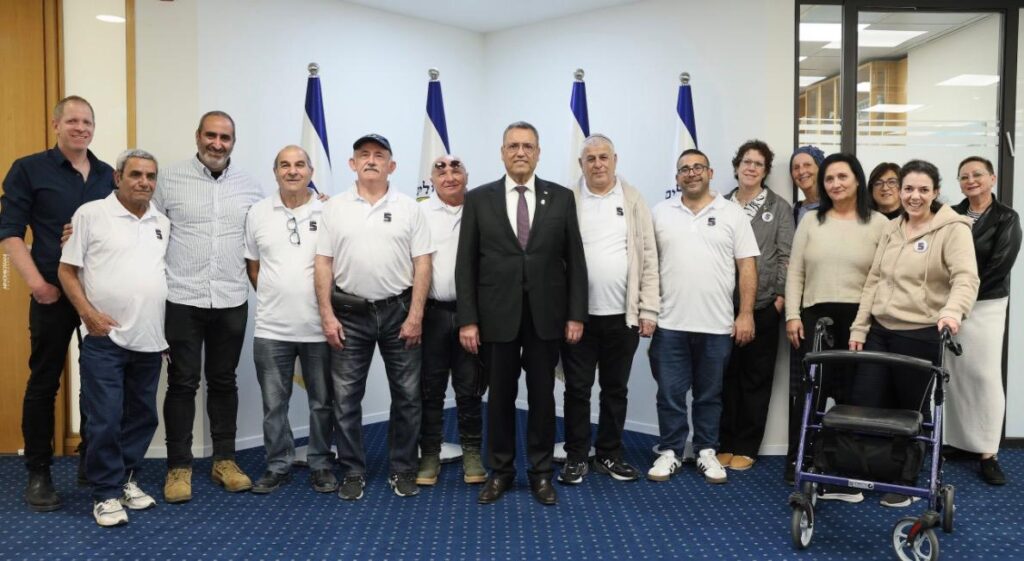 מפגש ראש העיר עם צוותי ההתקנה