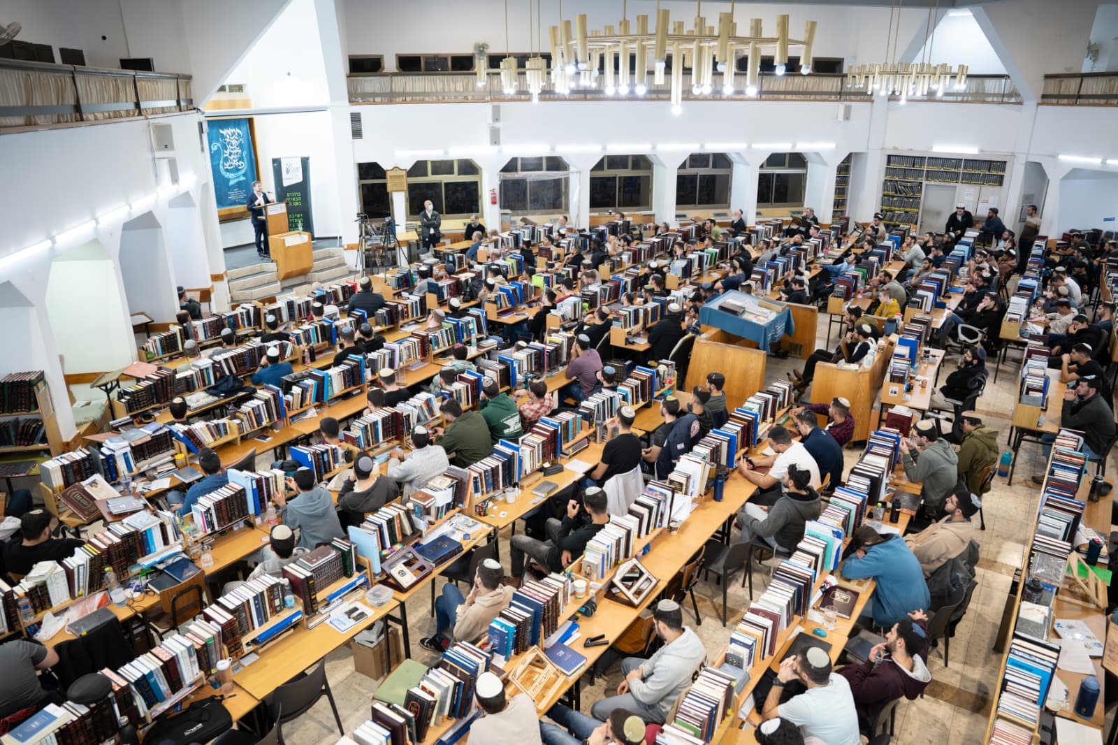 שר האוצר בצלאל סמוטריץ' בשיחה בישיבת ההסדר