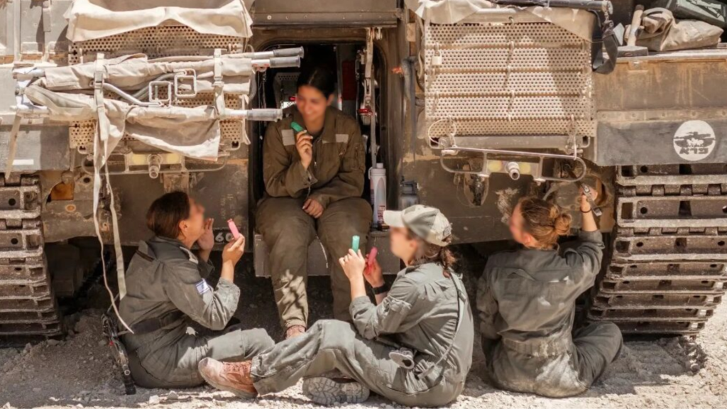 לוחמות שריון. צילום: דובר צה"ל