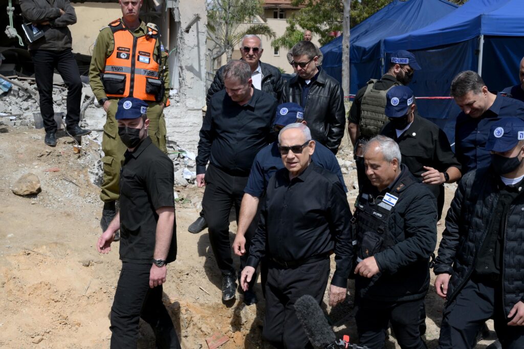 ראש הממשלה בזירת נפילה בדימונה.