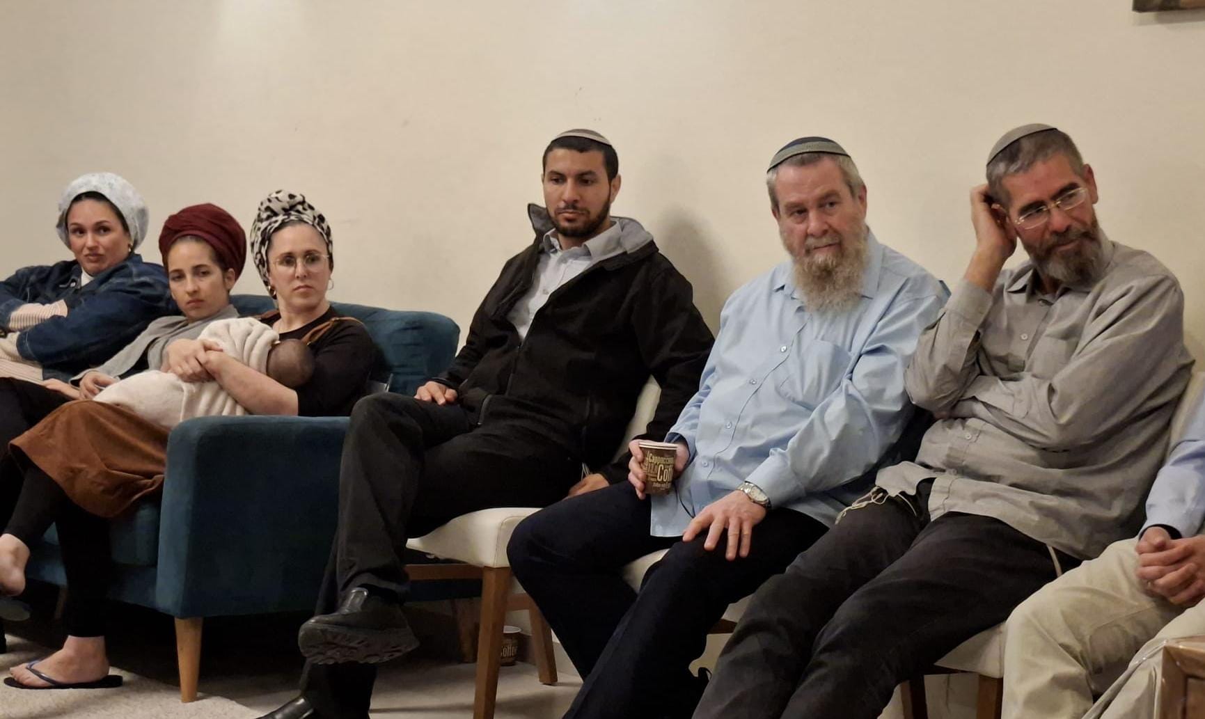 אבי מעוז וההורים במועצת שפיר