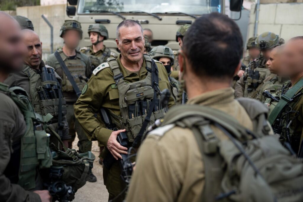 אייל זמיר עם הלוחמים