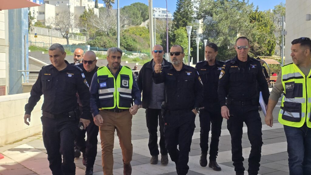 המפכ"ל, דני לוי, בסיור באריאל