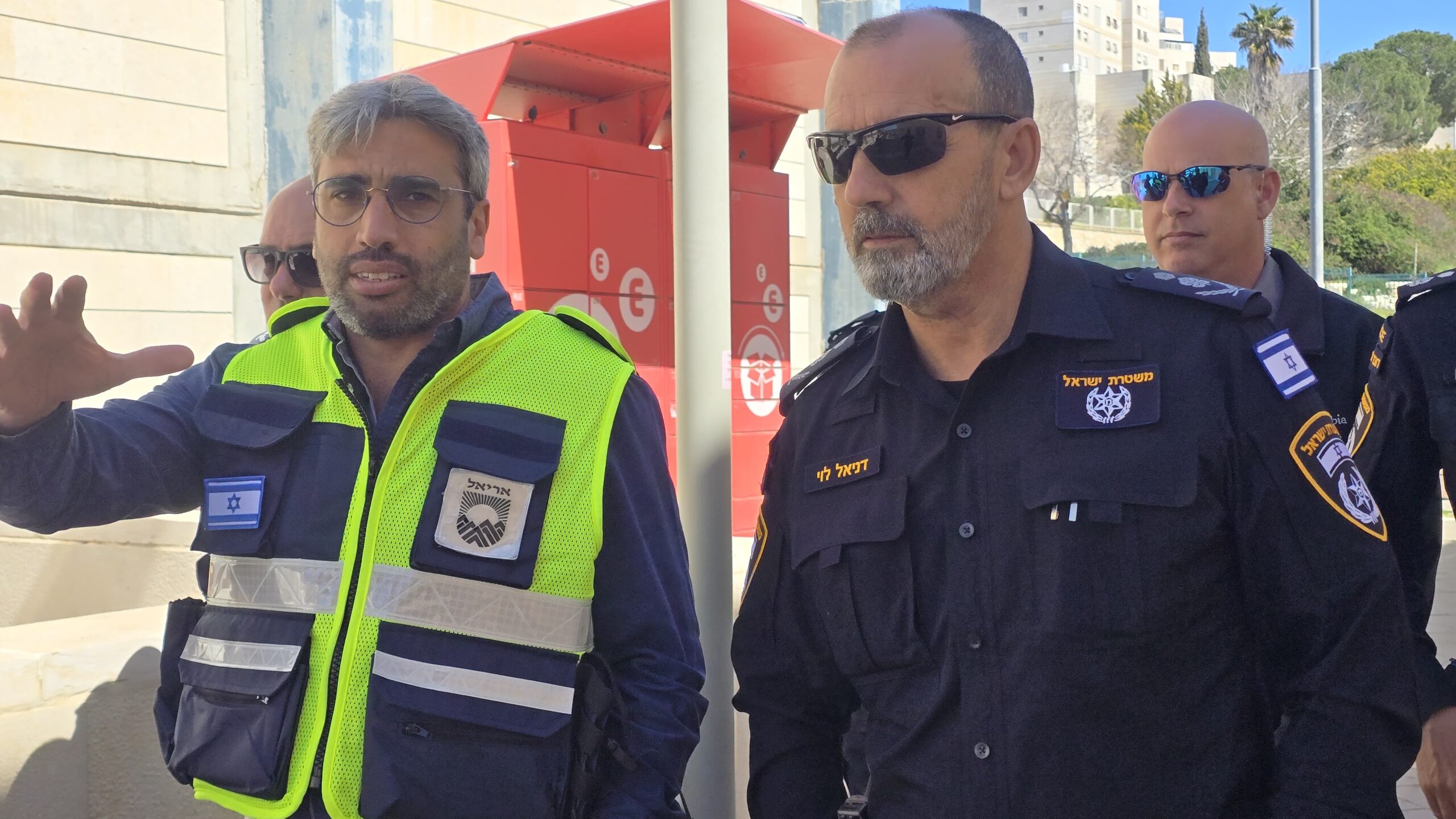 המפכ"ל דני לוי עם ראש העיר יאיר שטבון