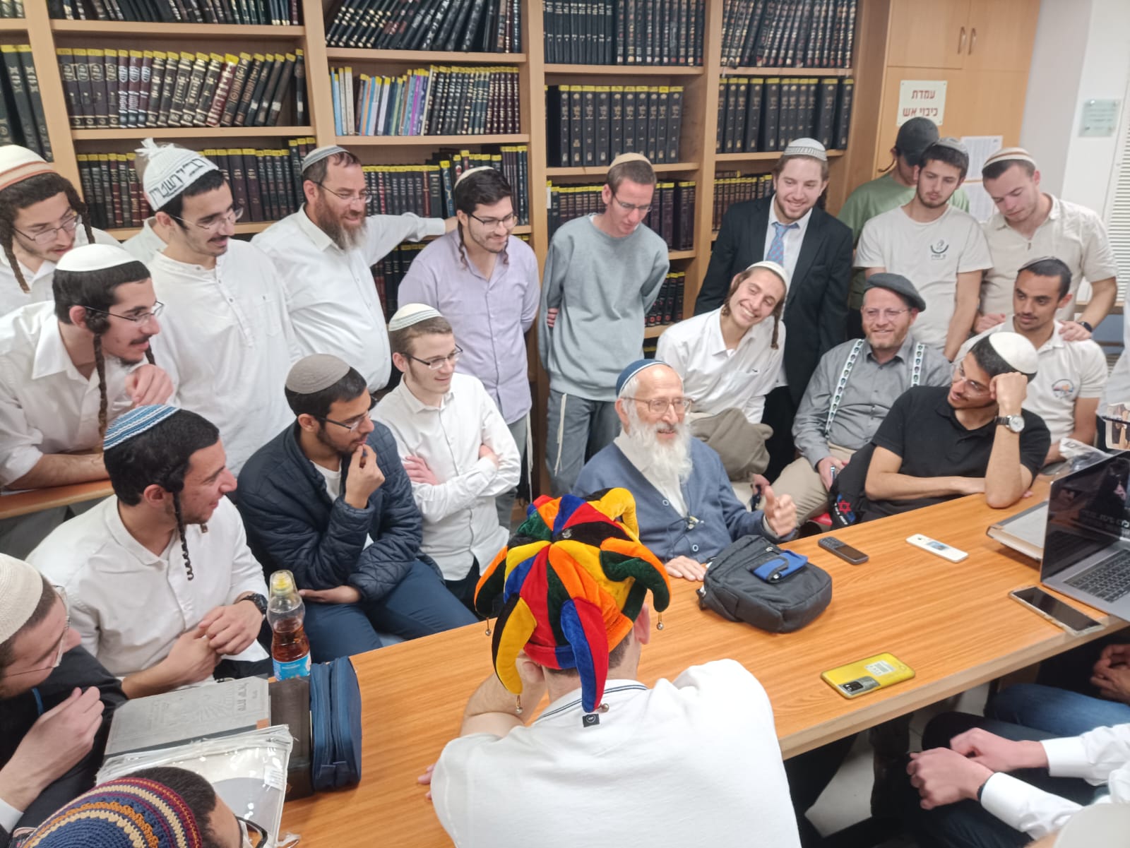 הרב אבינר בישיבת "ברוכים כל ישראל"