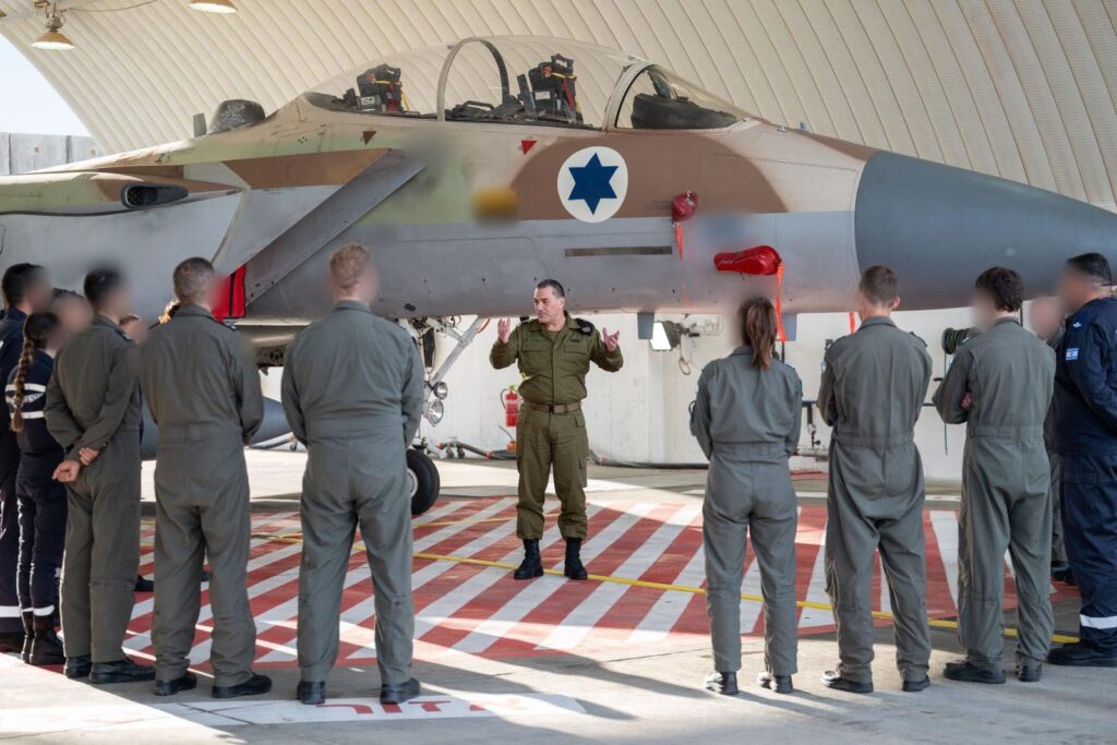 הרמטכל זמיר לקראת התקיפה באיראן. צילום: דובר צה"ל