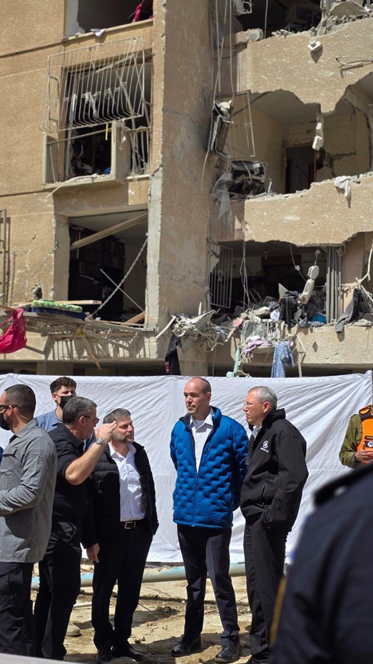 השר סמוטריץ' בזירת הנפילה בערד