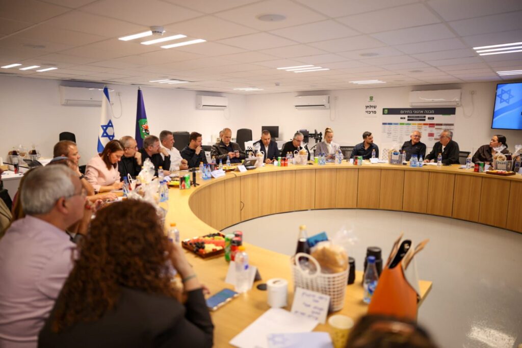 פורום ה-16 ושר החינוך