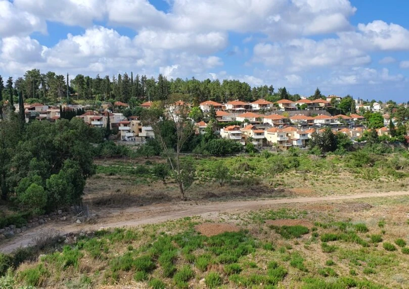 הישוב שלומי, צפון