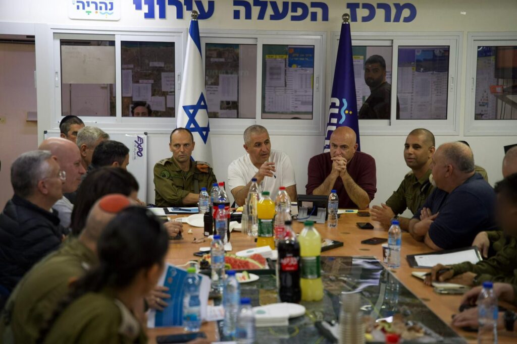 מפקד פיקוד העורף, אלוף שי קלפר עם ראשי הרשויות