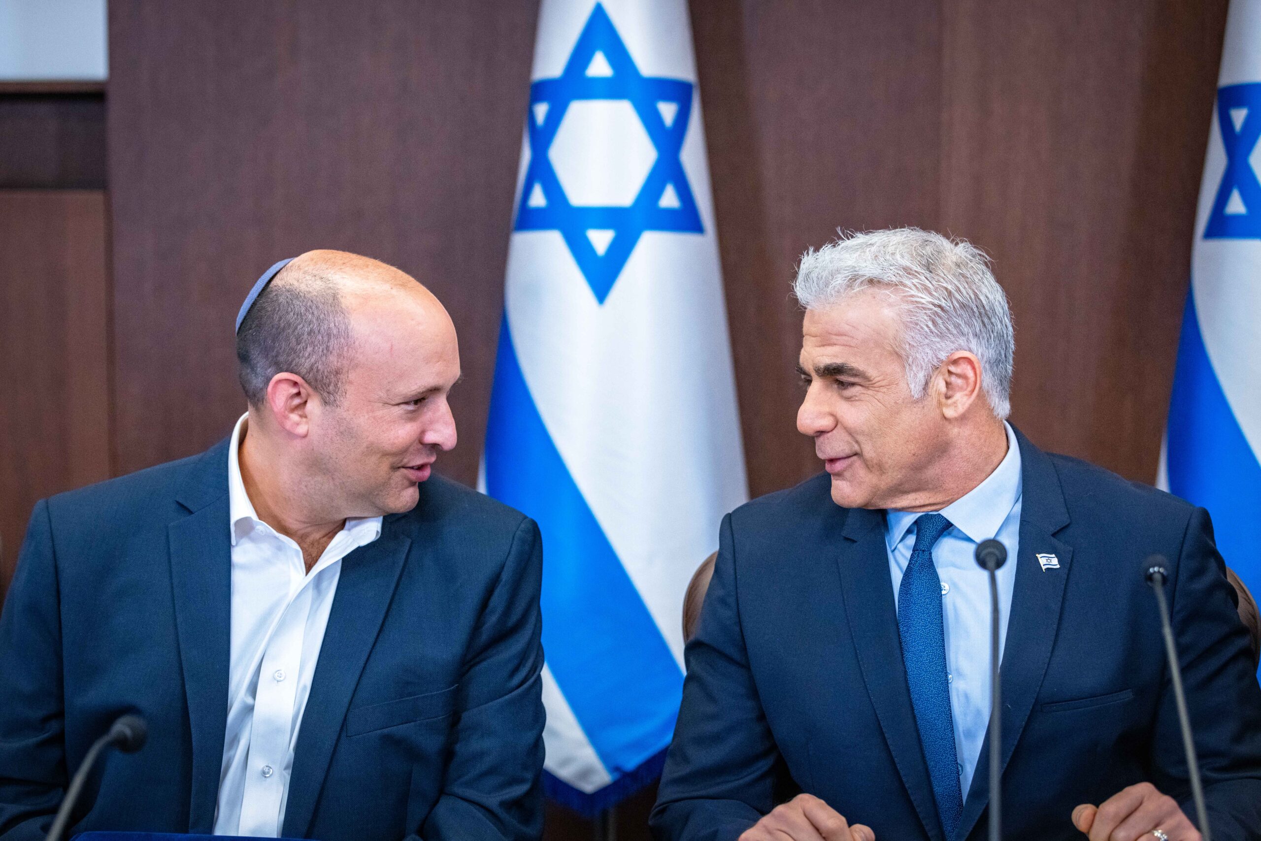 לפיד ובנט.