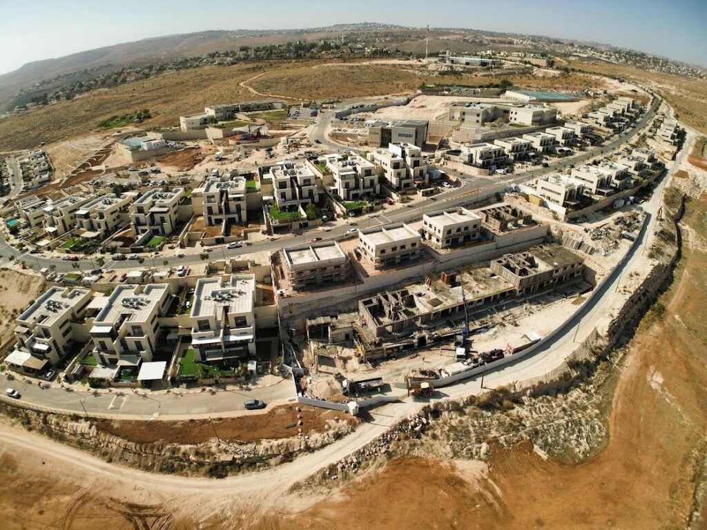 היישוב נוקדים.