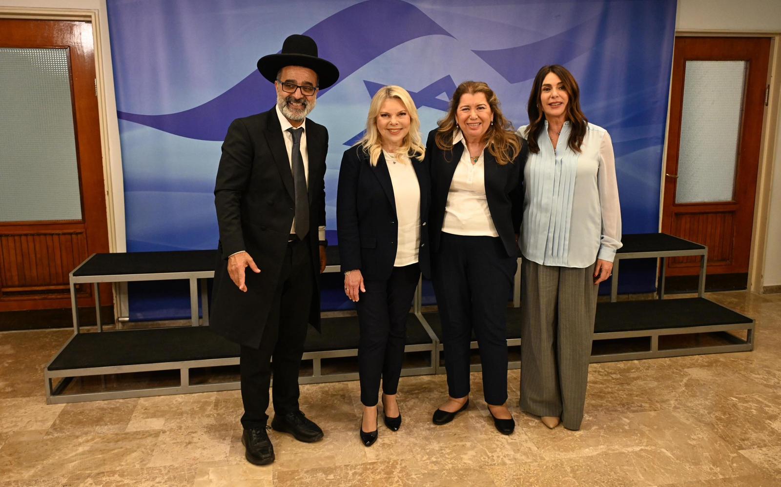 הרב אבי זרביב עם רעיית ראש הממשלה שרה נתניהו ועם השרה מירי רגב.