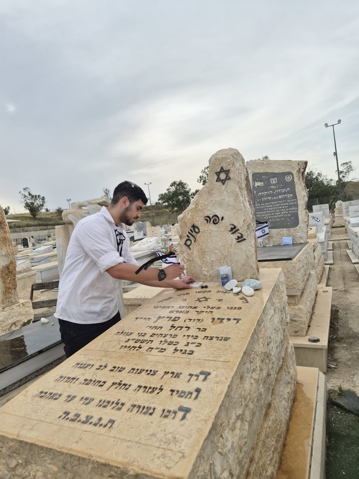 "נר לנופל"