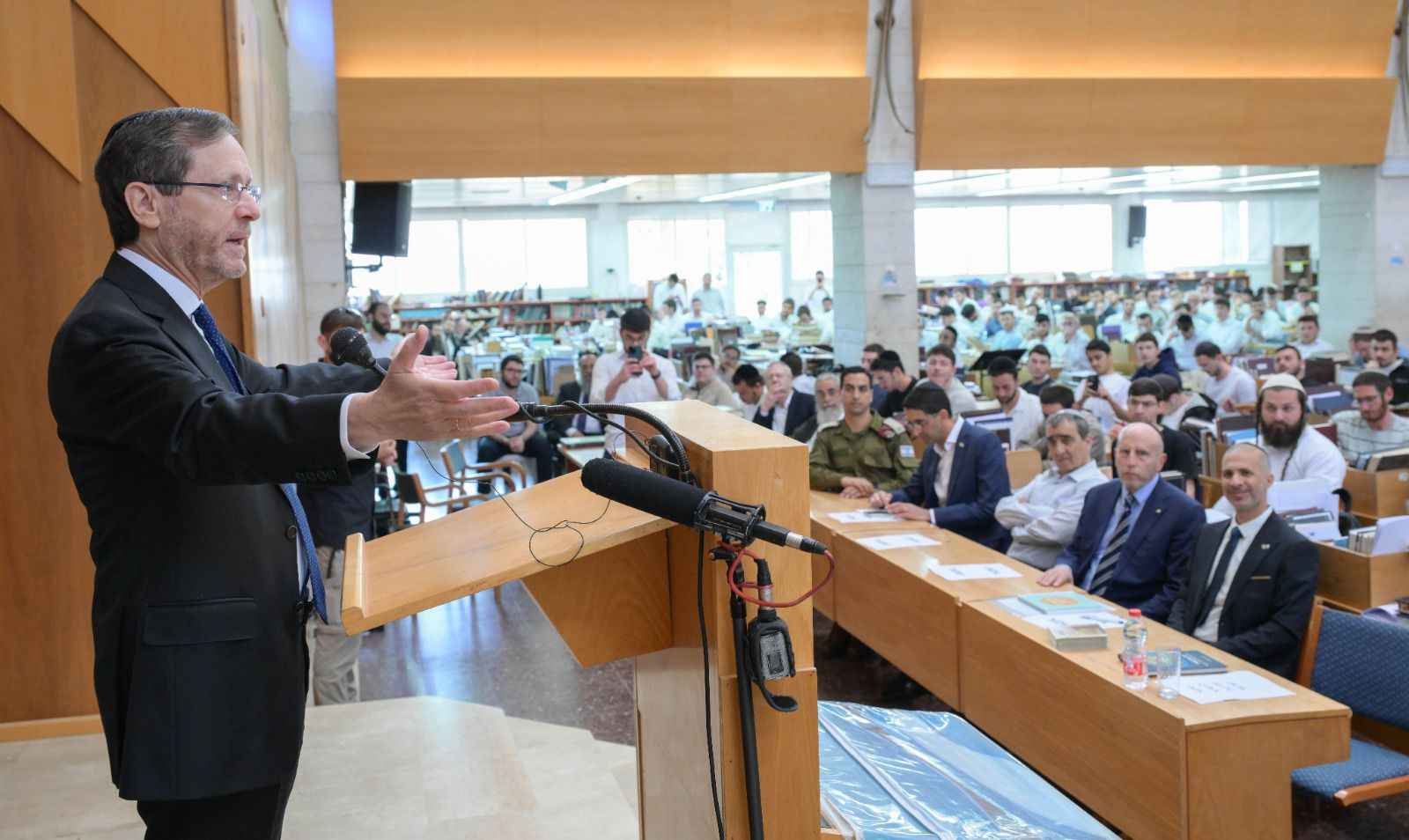 הרצוג במכון לב