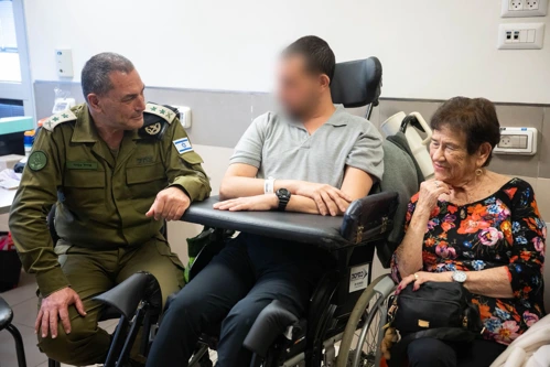 הרמטכ"ל אייל זמיר ביקר את פצועי צה"ל