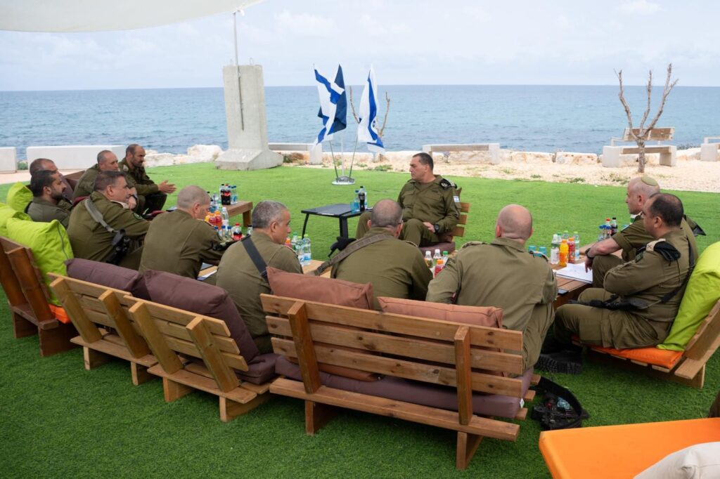 הרמטכ"ל ומפקדי האוגדות