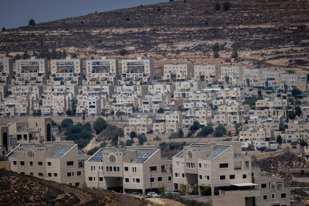 גבעת זאב.