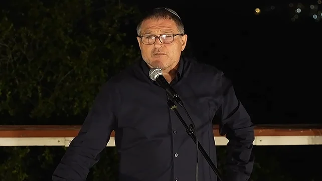 ראש השב"כ דוד זיני נושא דברים.