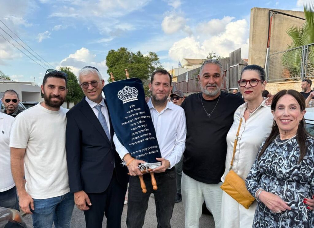 הכנסת ספר תורה לזכר רן גויאלי