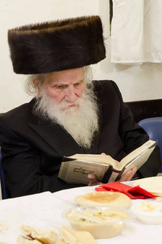 הרב מרדכי אוירבך.