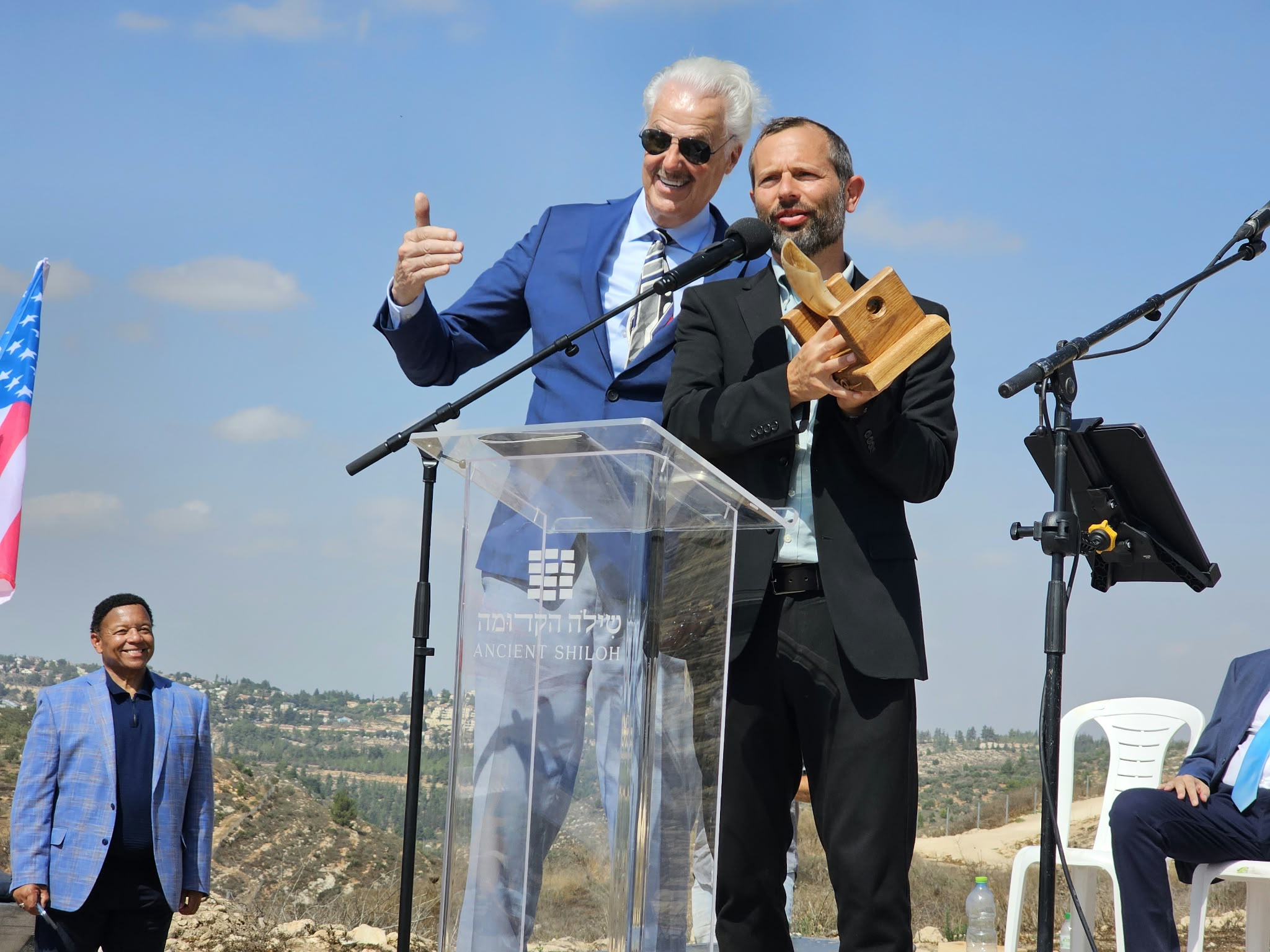 נואמים בטקס ועידת ידידי ישראל בשילה הקדומה