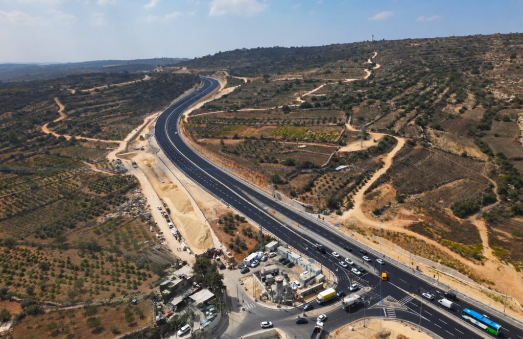צילום אווירי של מחלף וכביש 60 החדש