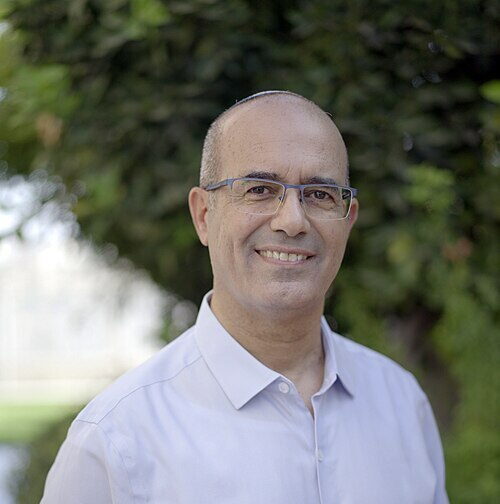 ארז צדוק, מנכ"ל אביב בית השקעות