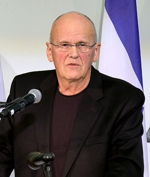 אהרון זאבי פרקש, ראש אמ"ן לשעבר, אחים לנשק