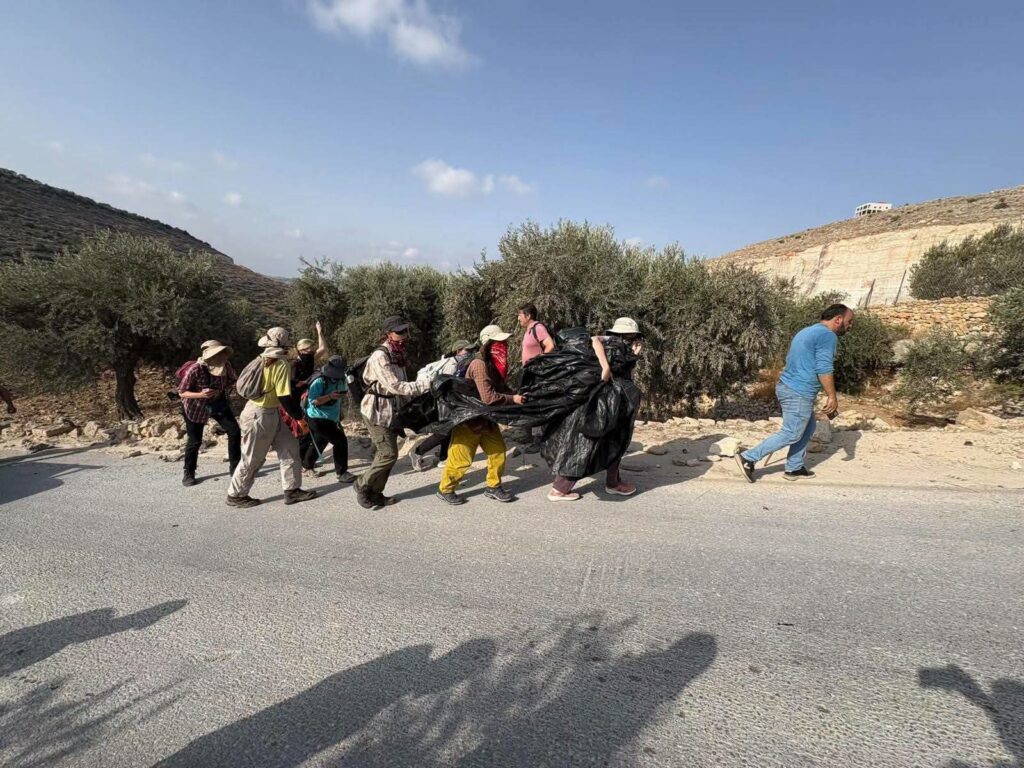 אנרכיסטים "מוסקים"